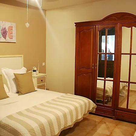 Primavera Pool 公寓